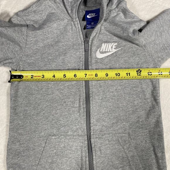 Nike Youth Size Med Gray Zip-Up Hoodie Lightweight White Swoosh Logo Pockets - Picture 5 of 7